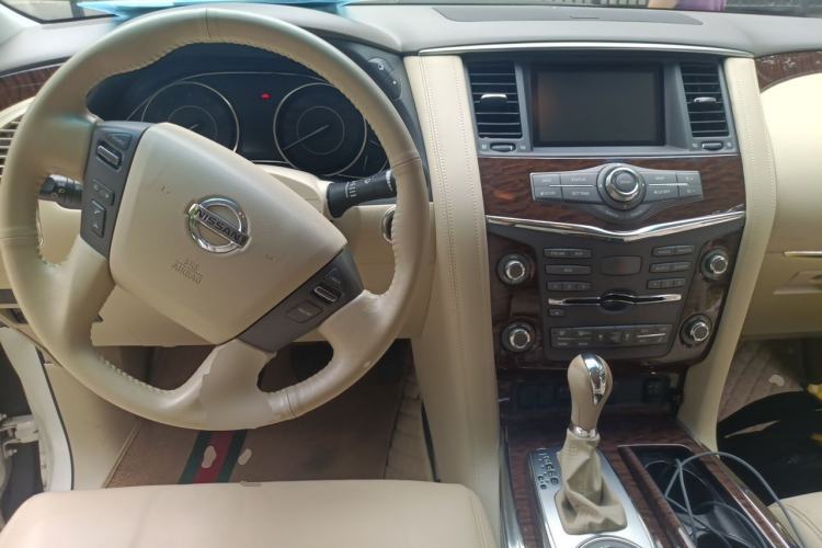 Used Nissan Patrol 2017 Y62 4.0L SE-T2 BOSE – Middle East Center Console