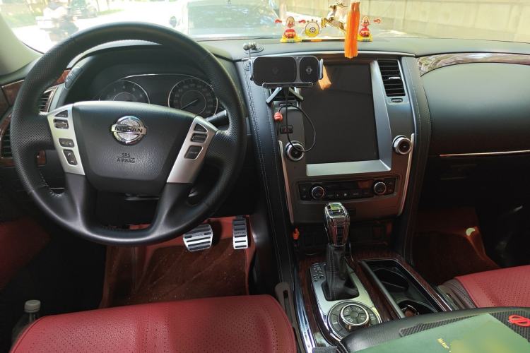 Used Nissan Patrol 2017 4.0L SE U.S.-Spec Version Center Console
