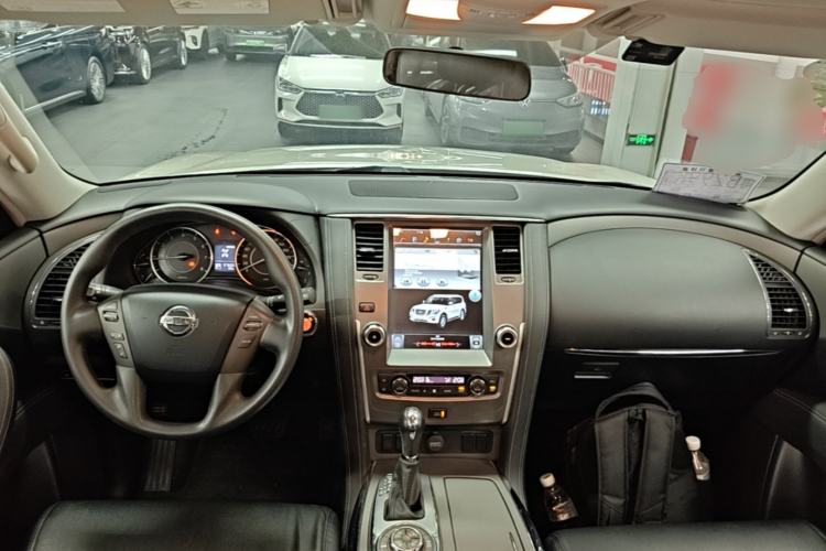Used Nissan Patrol 2017 4.0L XE Middle East Version Center Console