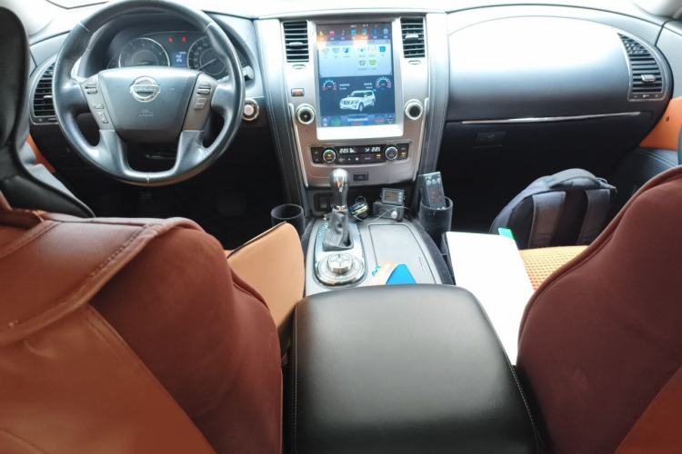 Used Nissan Patrol 2017 4.0L XE Middle East Version Center Console