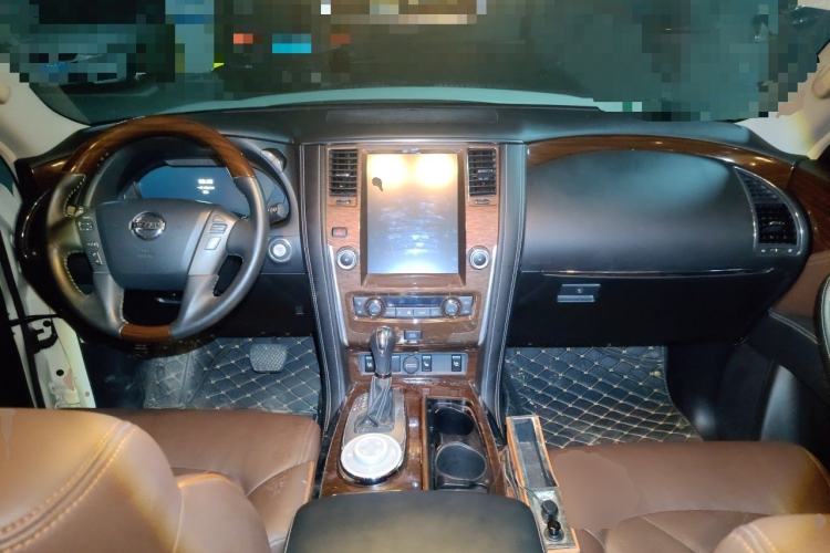 Used Nissan Patrol 2017 4.0L XE Middle East Version Center Console
