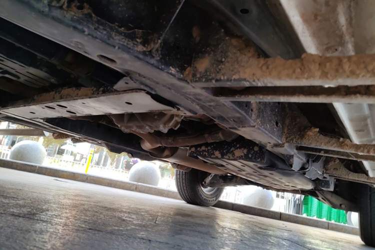 Used Nissan Patrol 2017 4.0L XE Middle East Version Chassis Front Left