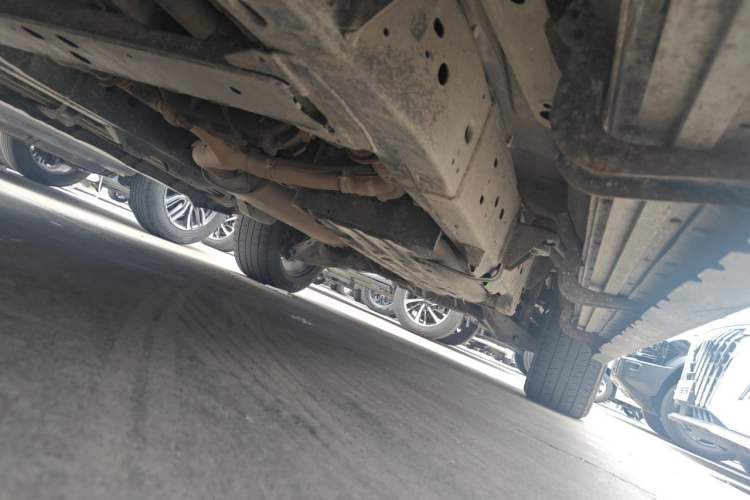 Used Nissan Patrol 2017 4.0L SE U.S.-Spec Version Chassis Front Left