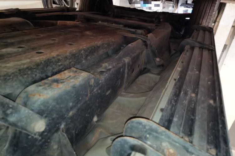 Used Nissan Patrol 2017 4.0L XE Middle East Version Chassis Rear Left