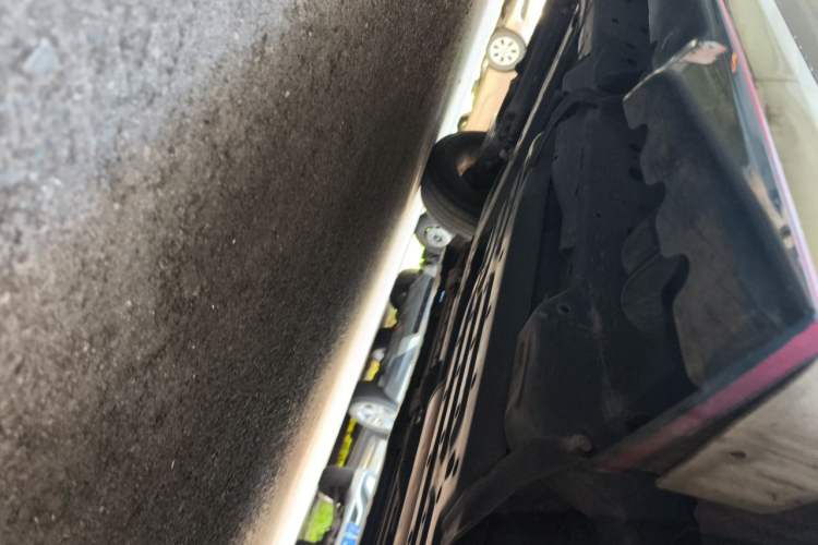 Used Nissan Patrol 2017 4.0L XE Middle East Version Chassis Rear Left