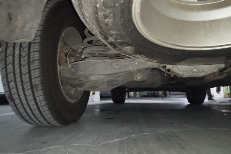 Used Nissan Patrol 2017 4.0L SE U.S.-Spec Version Chassis Rear Left