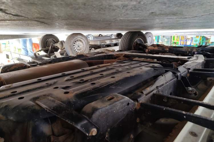 Used Nissan Patrol 2017 4.0L XE Middle East Version Chassis Rear Left