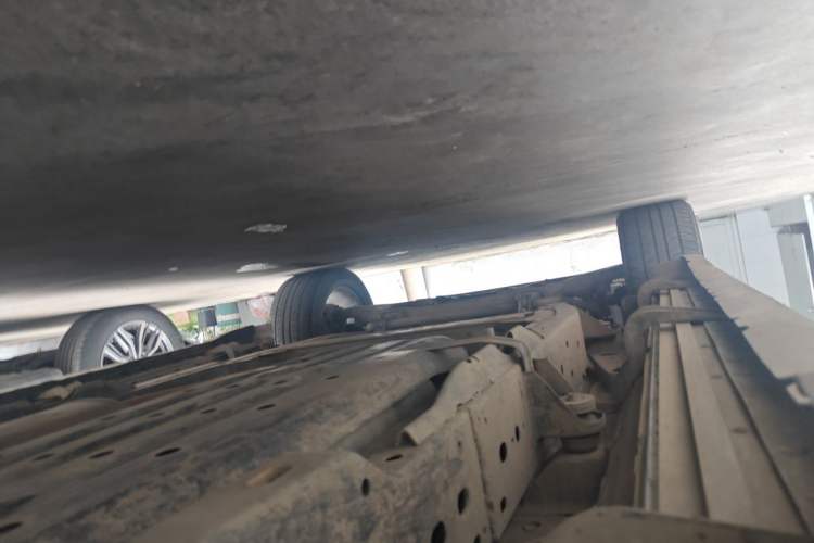 Used Nissan Patrol 2017 4.0L SE U.S.-Spec Version Chassis Rear Left