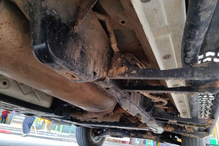 Used Nissan Patrol 2017 4.0L XE Middle East Version Chassis Rear Right