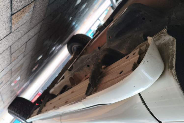 Used Nissan Patrol 2017 4.0L XE Middle East Version Chassis Rear Right