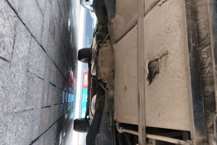 Used Nissan Patrol 2017 4.0L XE Middle East Version Chassis Rear
