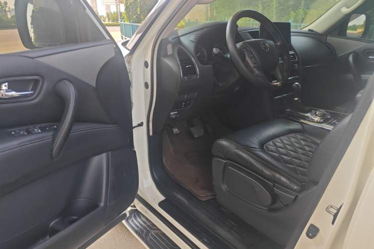 Used Nissan Patrol 2017 4.0L XE Middle East Version Driver Seat