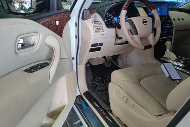 Used Nissan Patrol 2017 5.6L Standard Edition Driver Seat