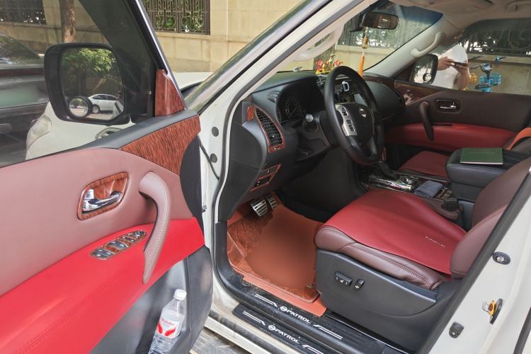 Used Nissan Patrol 2017 4.0L SE U.S.-Spec Version Driver Seat