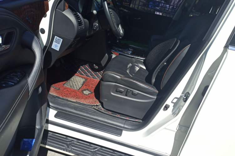 Used Nissan Patrol 2017 5.6L Standard Edition Driver Seat
