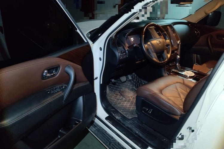 Used Nissan Patrol 2017 4.0L XE Middle East Version Driver Seat