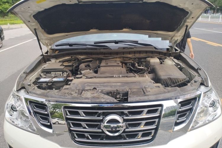 Used Nissan Patrol  Engine Bay