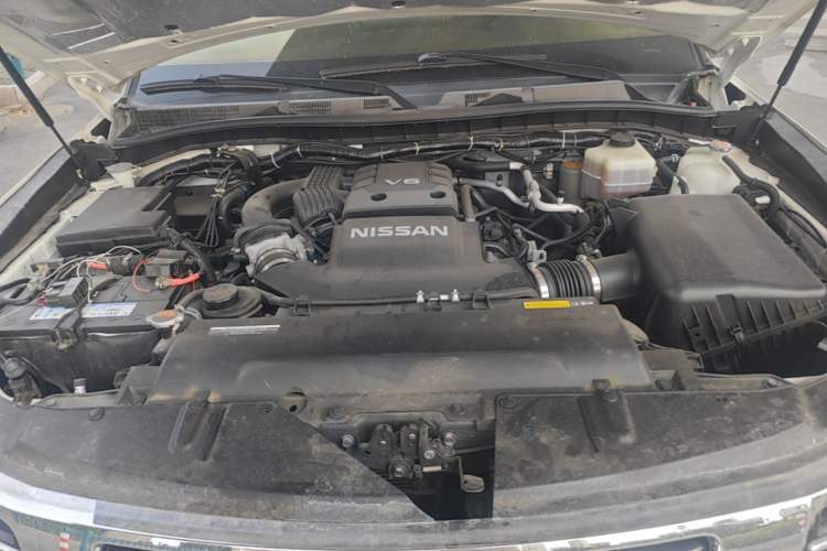Used Nissan Patrol 2017 4.0L XE Middle East Version Engine Bay