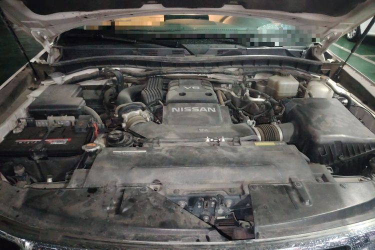 Used Nissan Patrol  Engine Bay
