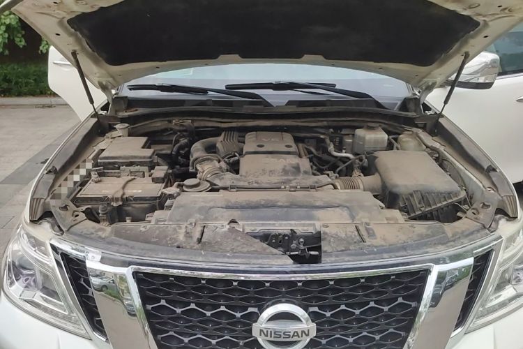 Used Nissan Patrol  Engine Bay