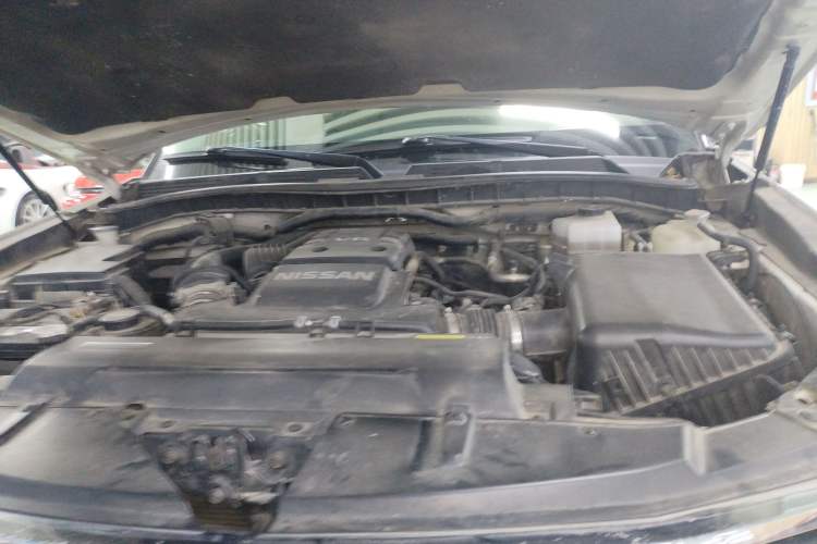 Used Nissan Patrol 2017 4.0L SE U.S.-Spec Version Engine Bay