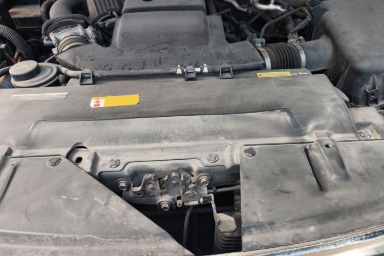 Used Nissan Patrol 2017 4.0L XE Middle East Version Engine Bay