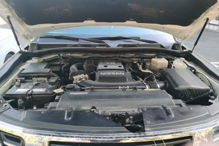 Used Nissan Patrol  Engine Bay