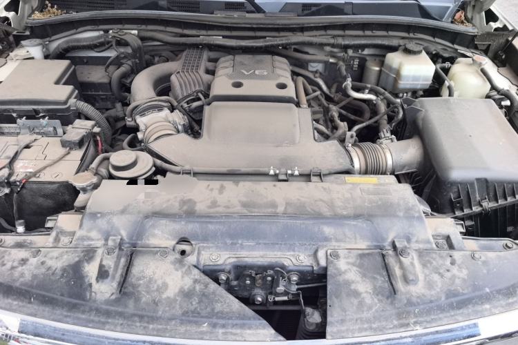 Used Nissan Patrol  Engine Bay