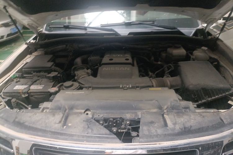 Used Nissan Patrol  Engine Bay