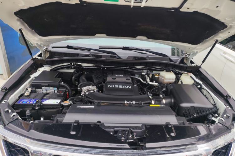 Used Nissan Patrol 2017 4.0L Parallel Import Engine Bay
