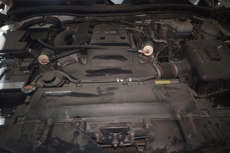 Used Nissan Patrol 2017 4.0L Parallel Import Engine Bay