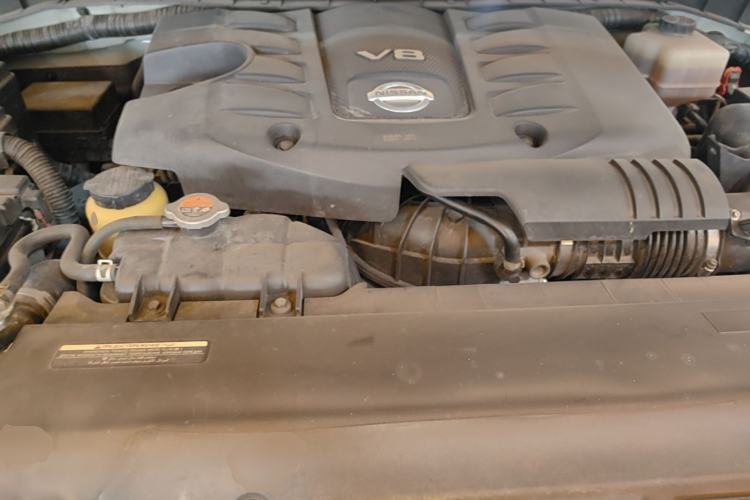 Used Nissan Patrol 2017 5.6L Standard Edition Engine Bay