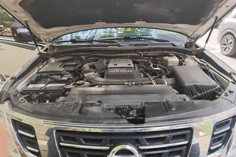 Used Nissan Patrol 2017 4.0L SE U.S.-Spec Version Engine Bay