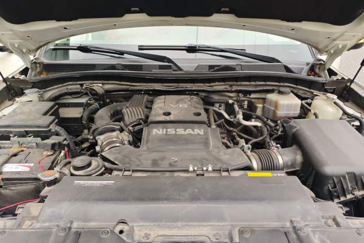 Used Nissan Patrol 2017 Y62 4.0 XE U.S.-Spec Model Engine Bay