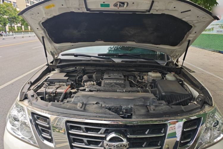 Used Nissan Patrol  Engine Bay