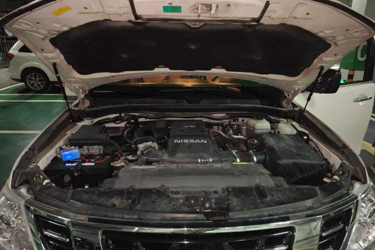 Used Nissan Patrol  Engine Bay