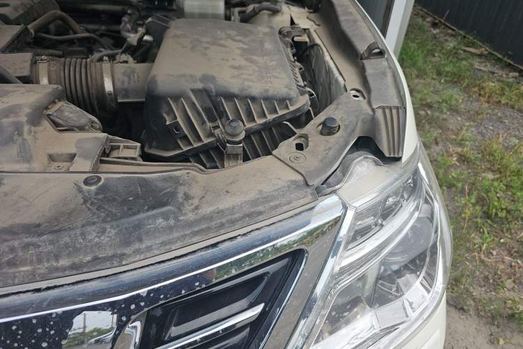 Used Nissan Patrol  Engine Bay Left