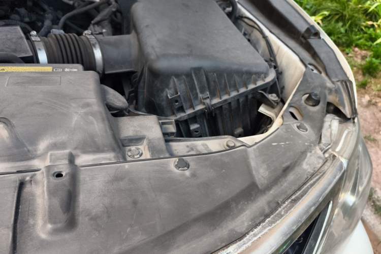 Used Nissan Patrol 2017 4.0L XE Middle East Version Engine Bay Left