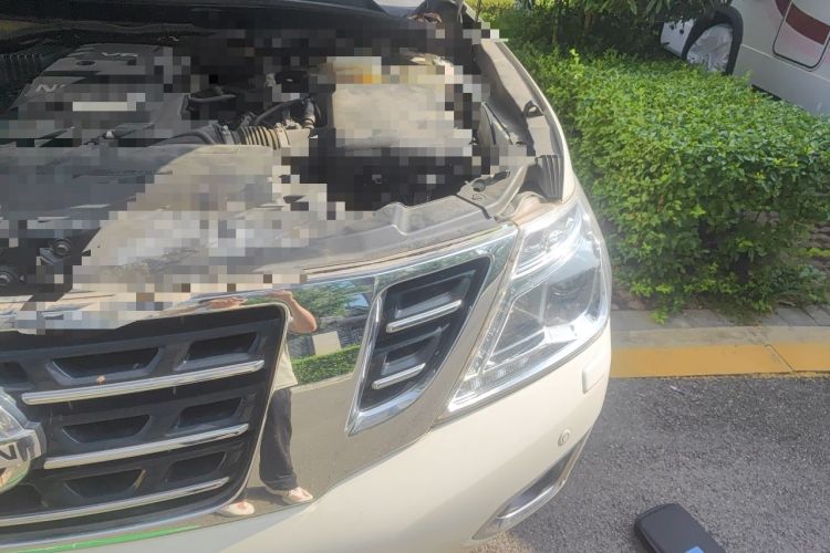 Used Nissan Patrol  Engine Bay Left