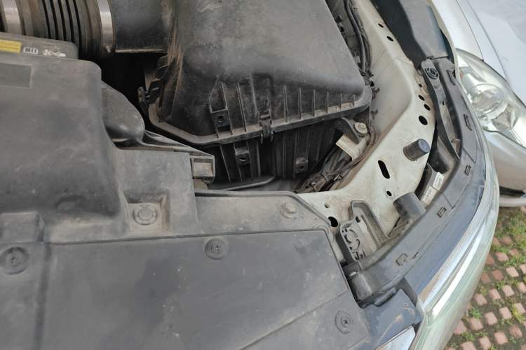 Used Nissan Patrol  Engine Bay Left