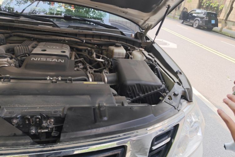 Used Nissan Patrol 2017 4.0L SE U.S.-Spec Version Engine Bay Left