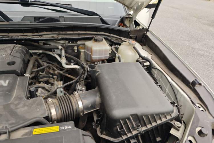 Used Nissan Patrol 2017 Y62 4.0 XE U.S.-Spec Model Engine Bay Left