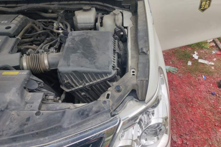 Used Nissan Patrol  Engine Bay Left