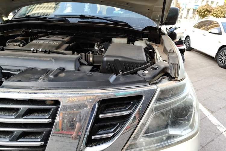 Used Nissan Patrol 2017 4.0L XE Middle East Version Engine Bay Left