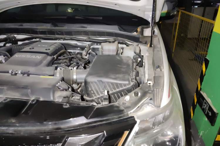 Used Nissan Patrol 2017 4.0L SE U.S.-Spec Version Engine Bay Left