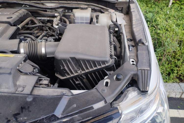 Used Nissan Patrol  Engine Bay Left