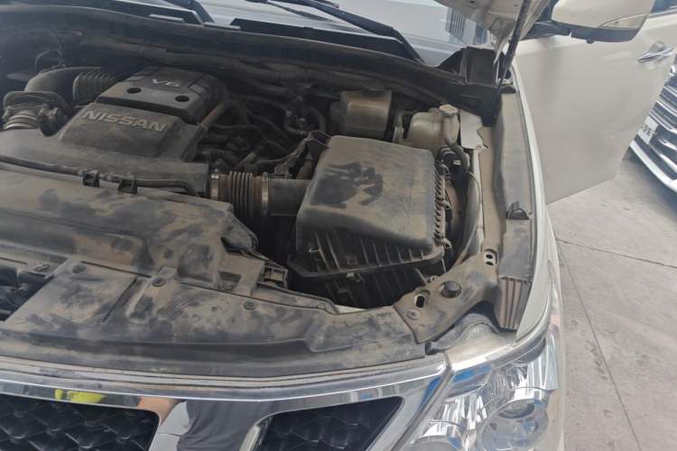 Used Nissan Patrol 2017 4.0L SE U.S.-Spec Version Engine Bay Left