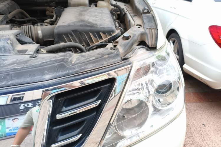 Used Nissan Patrol 2017 4.0L XE Middle East Version Engine Bay Left