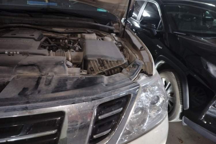 Used Nissan Patrol  Engine Bay Left