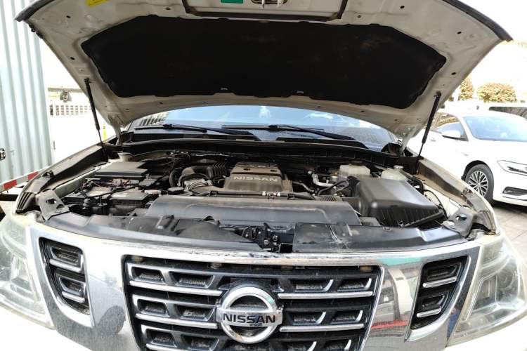 Used Nissan Patrol 2017 4.0L XE Middle East Version Engine Bay